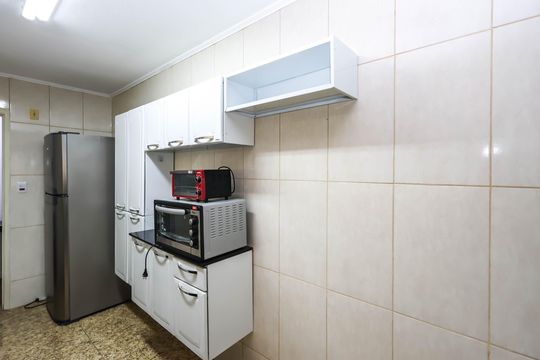 Cozinha de apartamento para alugar com 1 quarto, 80m² em Cambuci, São Paulo