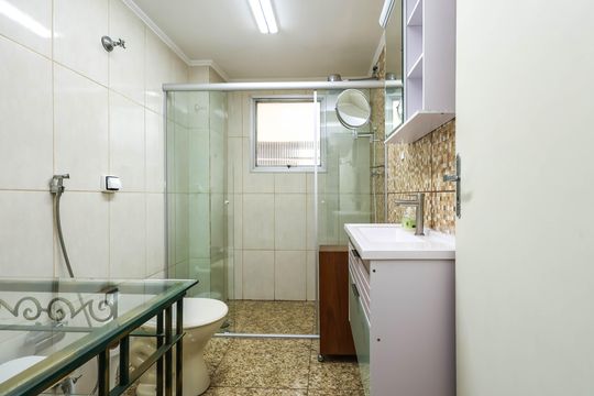 Banheiro de apartamento para alugar com 1 quarto, 80m² em Cambuci, São Paulo