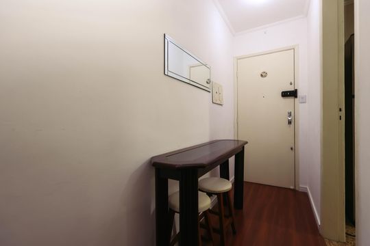 Entrada de apartamento para alugar com 1 quarto, 80m² em Cambuci, São Paulo