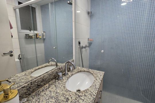 Banheiro de apartamento à venda com 2 quartos, 76m² em Campo Grande, Rio de Janeiro
