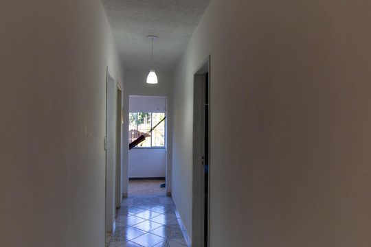Corredor de casa à venda com 5 quartos, 480m² em Serra Grande, Niterói