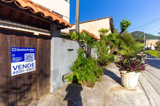 plaquinha de casa à venda com 5 quartos, 480m² em Serra Grande, Niterói