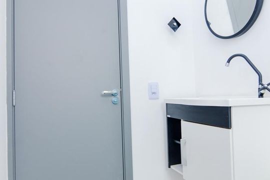 Banheiro de apartamento à venda com 2 quartos, 50m² em Jardim Aida, Guarulhos