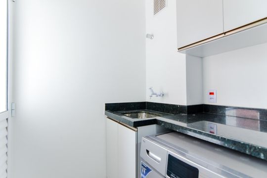 Cozinha  de apartamento à venda com 2 quartos, 50m² em Jardim Aida, Guarulhos