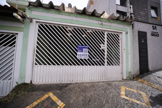 Fachada de casa à venda com 3 quartos, 125m² em Vila Granada, São Paulo