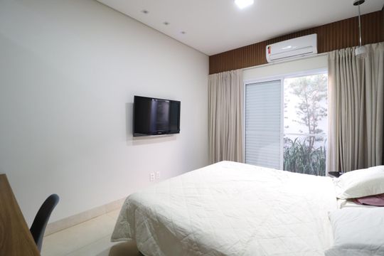 Suíte 2 de casa de condomínio para alugar com 3 quartos, 200m² em Laranjeiras, Uberlândia