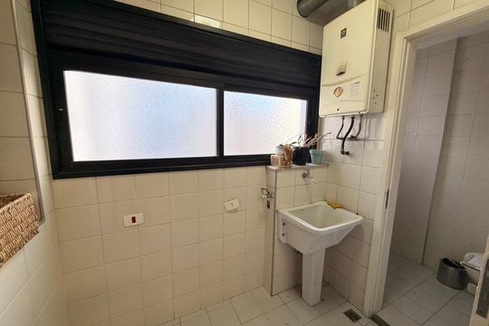 Área de serviço de apartamento à venda com 3 quartos, 95m² em Indianópolis, São Paulo