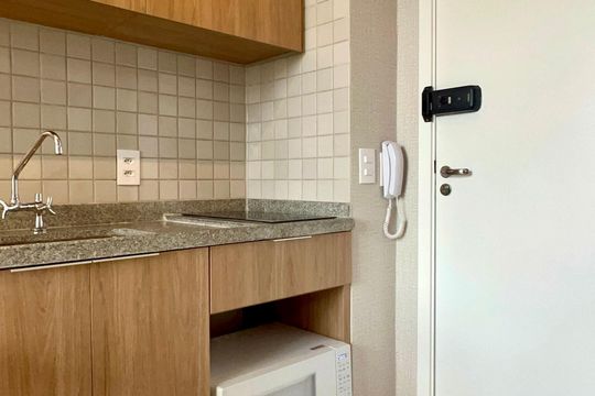Cozinha de kitnet/studio para alugar com 1 quarto, 25m² em Pinheiros, São Paulo