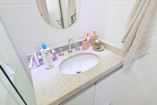 Banheiro Social de apartamento à venda com 2 quartos, 75m² em Vila Monte Alegre, São Paulo
