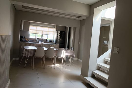 Sala de casa à venda com 3 quartos, 195m² em Rochdale, Osasco