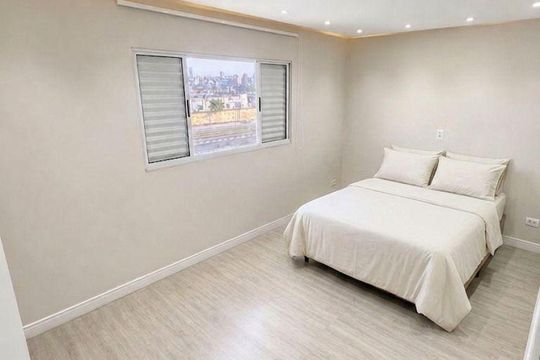 Quarto de casa à venda com 3 quartos, 195m² em Rochdale, Osasco