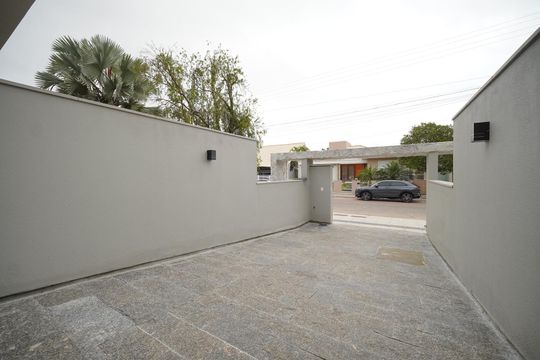 Garagem de casa para alugar com 3 quartos, 197m² em Cachoeira do Bom Jesus, Florianópolis