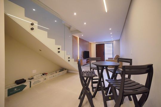 Sala de casa para alugar com 3 quartos, 197m² em Cachoeira do Bom Jesus, Florianópolis