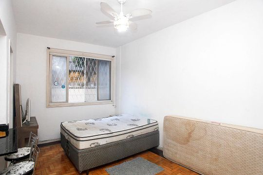 Studio de kitnet/studio à venda com 1 quarto, 33m² em Azenha, Porto Alegre