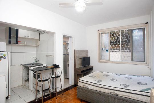 Kitnet/Studio à venda com 1 quarto, 33m² em Azenha, Porto Alegre