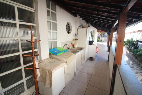 Área de Serviço de casa à venda com 3 quartos, 290m² em Barreiro, Belo Horizonte