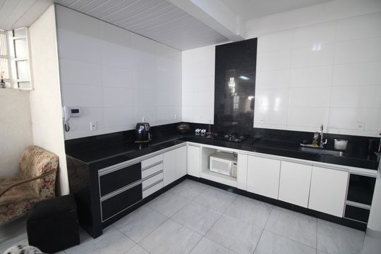 Cozinha de casa à venda com 3 quartos, 290m² em Barreiro, Belo Horizonte