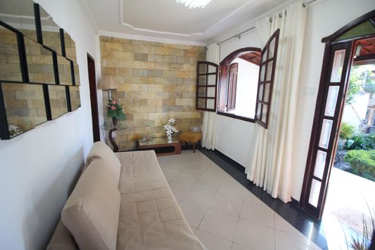 Casa à venda com 3 quartos, 290m² em Barreiro, Belo Horizonte