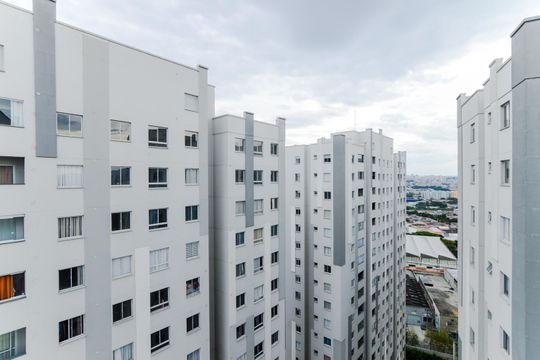 Vista Quarto 1  de apartamento à venda com 2 quartos, 44m² em Vila das Bandeiras, Guarulhos