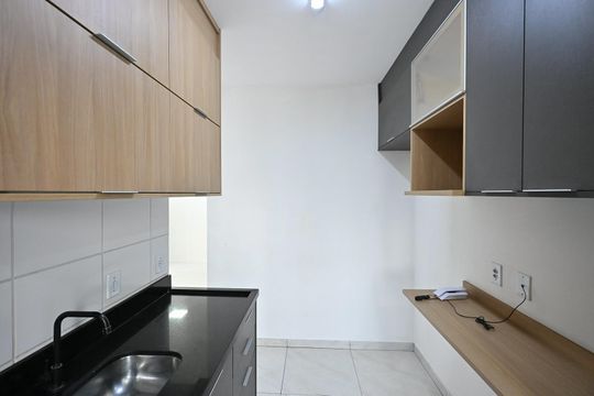 Cozinha de apartamento à venda com 2 quartos, 42m² em Jardim Monte Alegre, Taboão da Serra