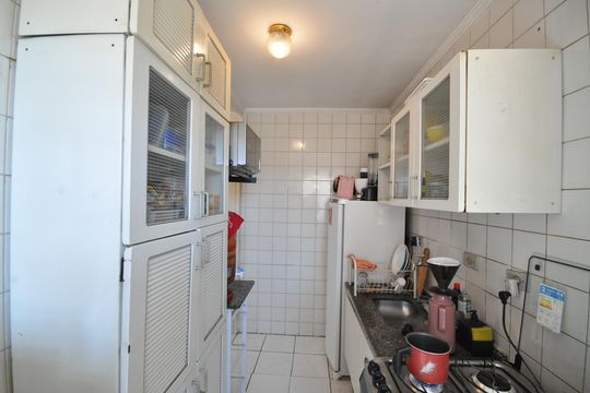 Cozinha de apartamento à venda com 2 quartos, 50m² em Jardim Martins Silva, São Paulo