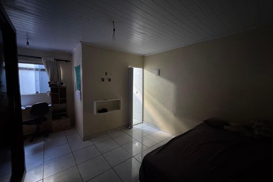 Suíte  de casa à venda com 3 quartos, 144m² em Qn 5, Brasília