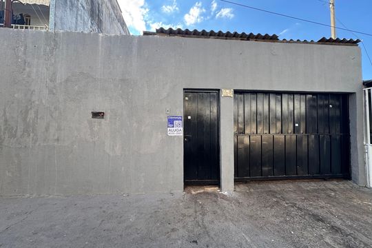 Fachada de casa à venda com 3 quartos, 144m² em Qn 5, Brasília