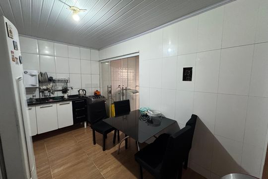 Cozinha de casa à venda com 3 quartos, 144m² em Qn 5, Brasília