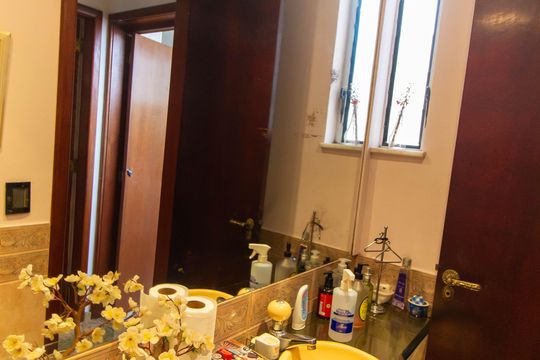 Lavabo de apartamento à venda com 3 quartos, 300m² em Ingá, Niterói