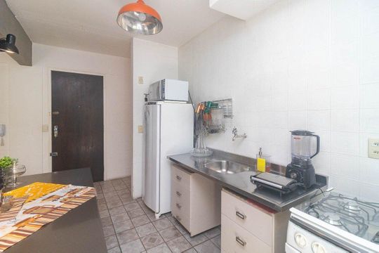 Cozinha de apartamento para alugar com 2 quartos, 75m² em Bom Fim, Porto Alegre