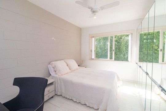 Quarto 1 de apartamento para alugar com 2 quartos, 75m² em Bom Fim, Porto Alegre