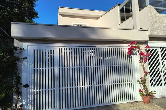 Fachada de apartamento à venda com 2 quartos, 85m² em Jardim da Gloria, São Paulo