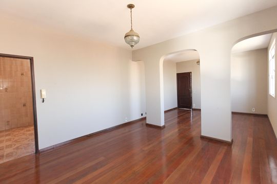 Apartamento para alugar com 3 quartos, 145m² em Barreiro, Belo Horizonte