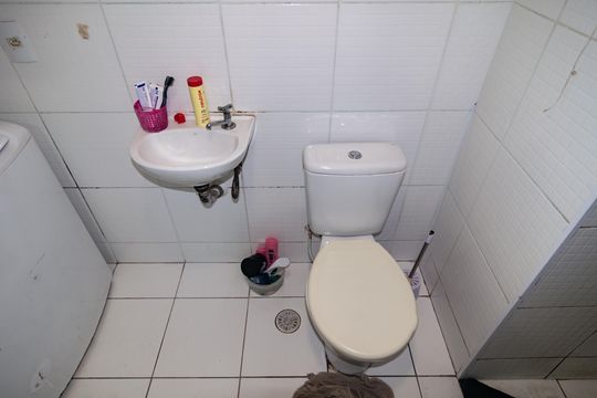 Banheiro de apartamento para alugar com 1 quarto, 34m² em República, São Paulo