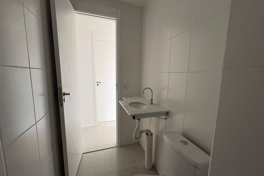 Banheiro Social de apartamento à venda com 3 quartos, 74m² em Jardim Atlantico, Goiânia