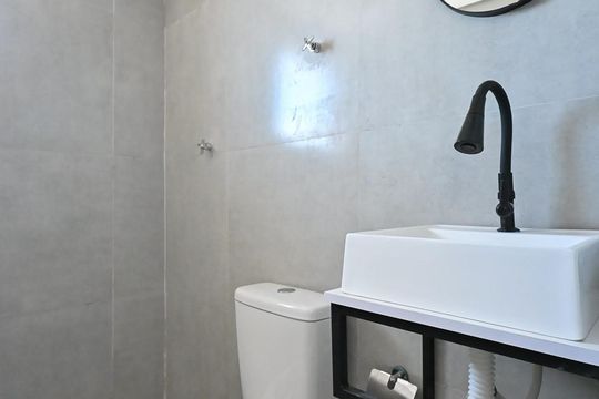 Banheiro de casa para alugar com 2 quartos, 50m² em Jardim Eledy, São Paulo