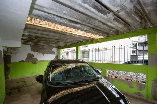 Garagem de casa à venda com 3 quartos, 275m² em Vila Nogueira, Diadema