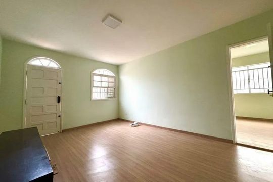 Casa para alugar com 3 quartos, 198m² em Alípio de Melo, Belo Horizonte