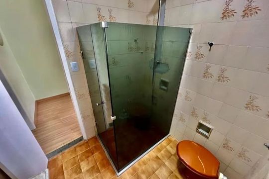 Banheiro de casa para alugar com 3 quartos, 198m² em Alípio de Melo, Belo Horizonte