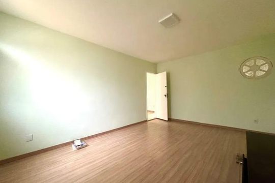 Sala de casa para alugar com 3 quartos, 198m² em Alípio de Melo, Belo Horizonte
