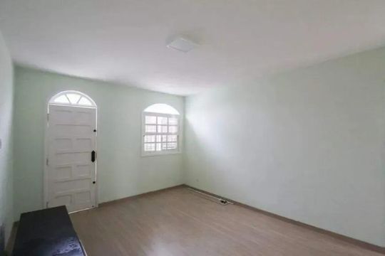 Sala de casa para alugar com 3 quartos, 198m² em Alípio de Melo, Belo Horizonte