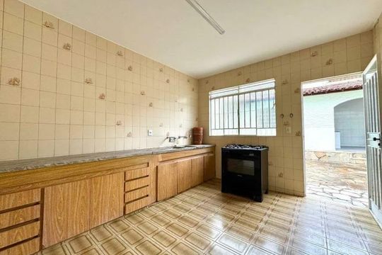 Cozinha de casa para alugar com 3 quartos, 198m² em Alípio de Melo, Belo Horizonte