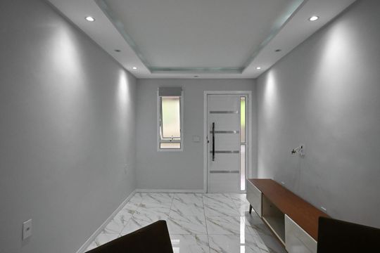 Sala de casa para alugar com 2 quartos, 44m² em Parque Assuncao, Taboão da Serra