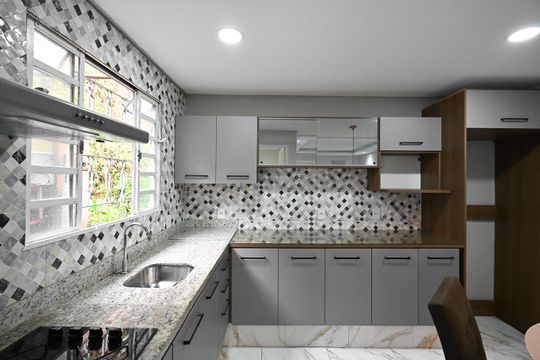 Cozinha de casa para alugar com 2 quartos, 44m² em Parque Assuncao, Taboão da Serra