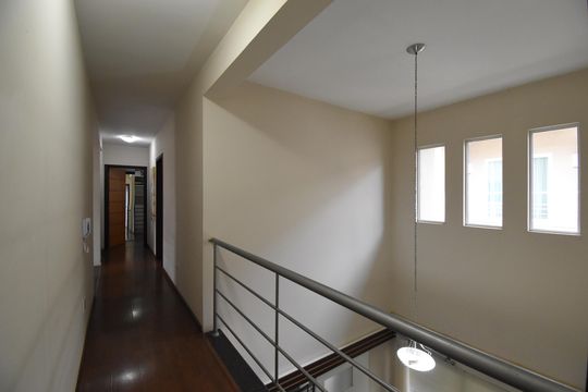 Corredor de casa de condomínio à venda com 4 quartos, 346m² em Pilarzinho, Curitiba