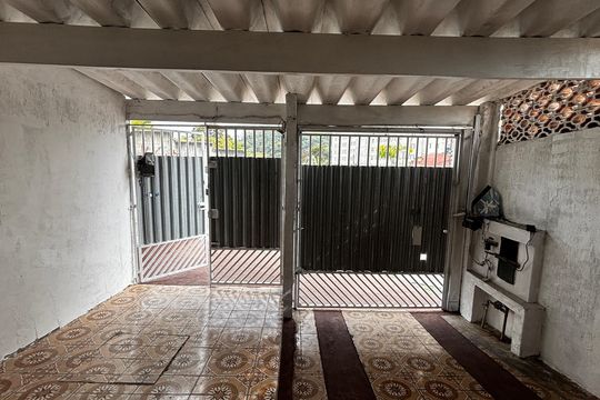 Garagem de casa para alugar com 2 quartos, 120m² em Vila João Ramalho, Santo André