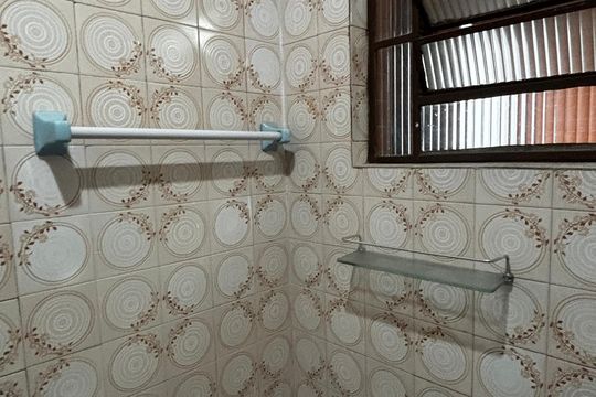 Banheiro de casa para alugar com 2 quartos, 120m² em Vila João Ramalho, Santo André