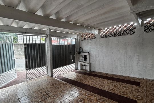 Garagem de casa para alugar com 2 quartos, 120m² em Vila João Ramalho, Santo André