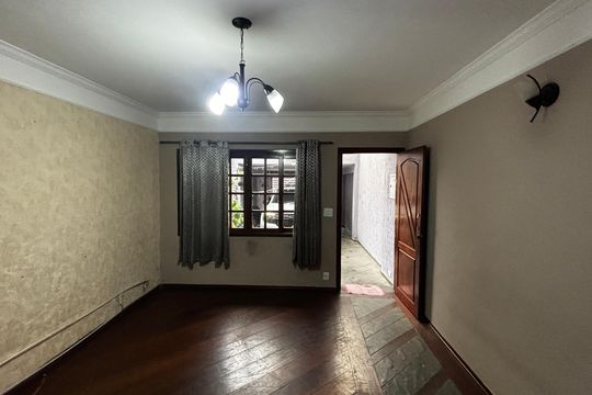Sala de casa para alugar com 2 quartos, 158m² em Vila Vilma, Santo André