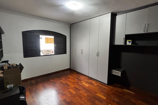 Quarto 2 de casa para alugar com 2 quartos, 158m² em Vila Vilma, Santo André